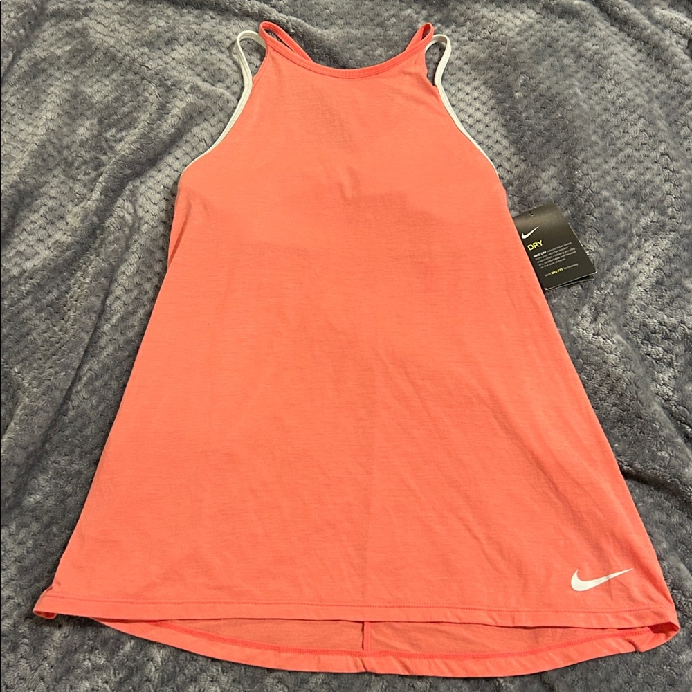 NWT Gorgeous Nike workout athleisure high neck tank top with built in bra